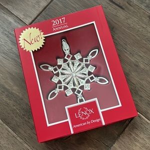 NWT Lenox 2017 Ornament- Snow Majesty Snowflakes